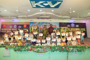 Which ICSE school offers digital learning?